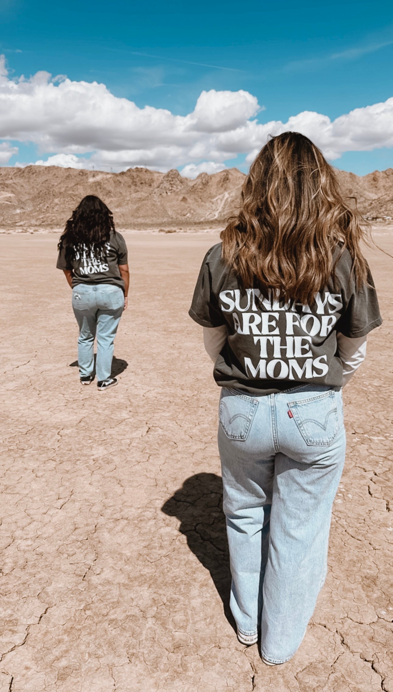 SUNDAYS ARE FOR THE MOMS Vintage Tee